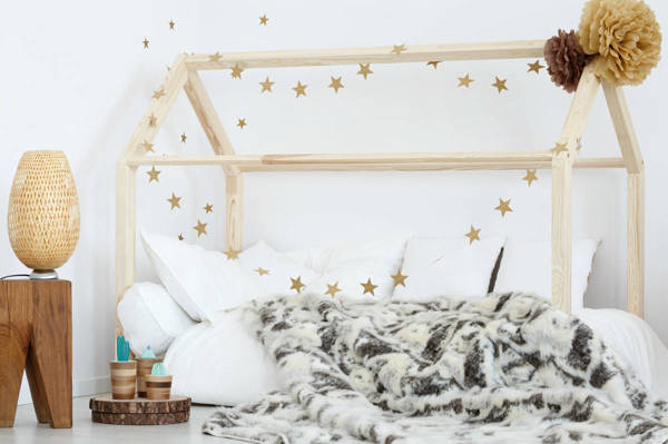 Łóżko dla dziecka z drewna DOMEK stelaż 80x190 - sosna